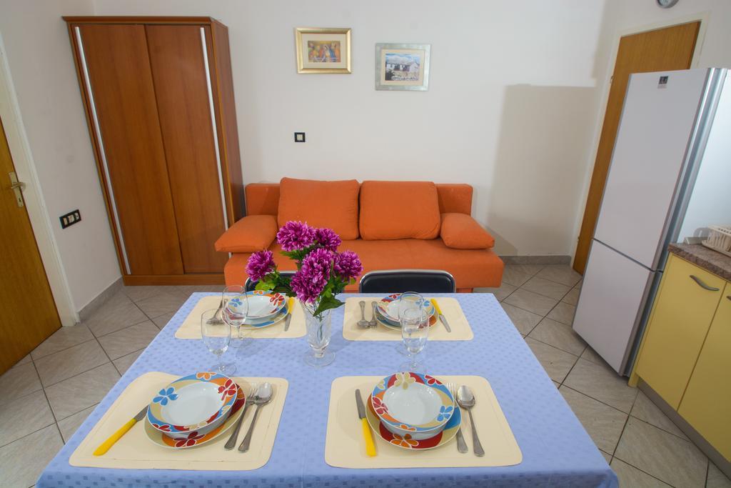 Apartments Jerkunica Rogoznica  Quarto foto