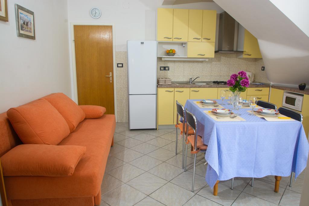 Apartments Jerkunica Rogoznica  Quarto foto